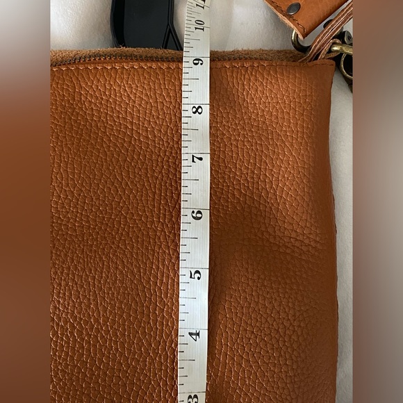 Genuine italian leather crossbody messenger - Picture 10 of 15